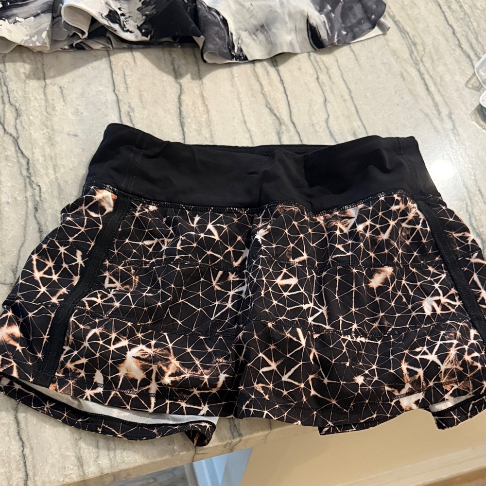 Lululemon Athletica Black Geometric Athletic Skirt